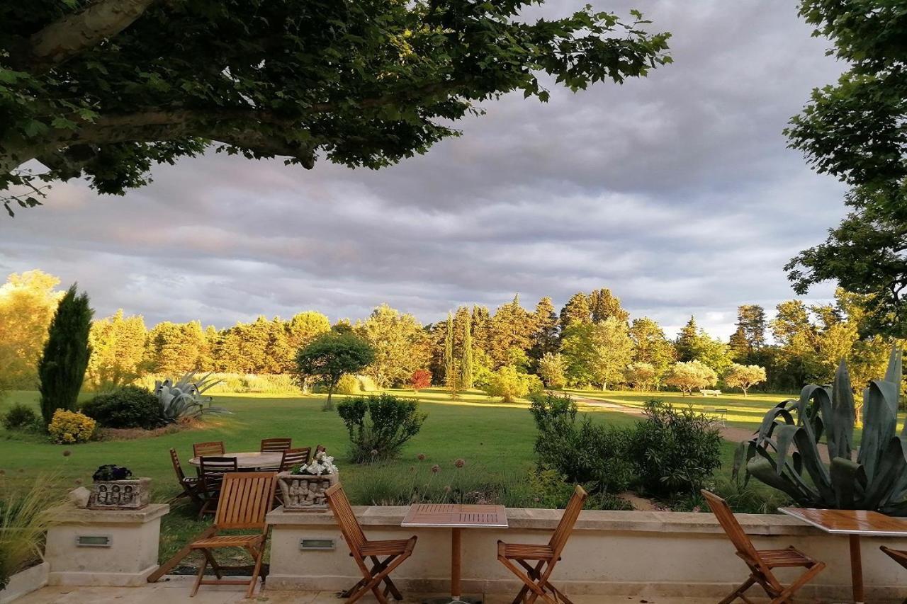 La Bastide Des Amouriers Caumont-sur-Durance Εξωτερικό φωτογραφία