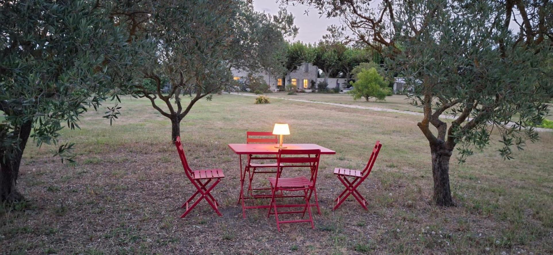 La Bastide Des Amouriers Caumont-sur-Durance Εξωτερικό φωτογραφία