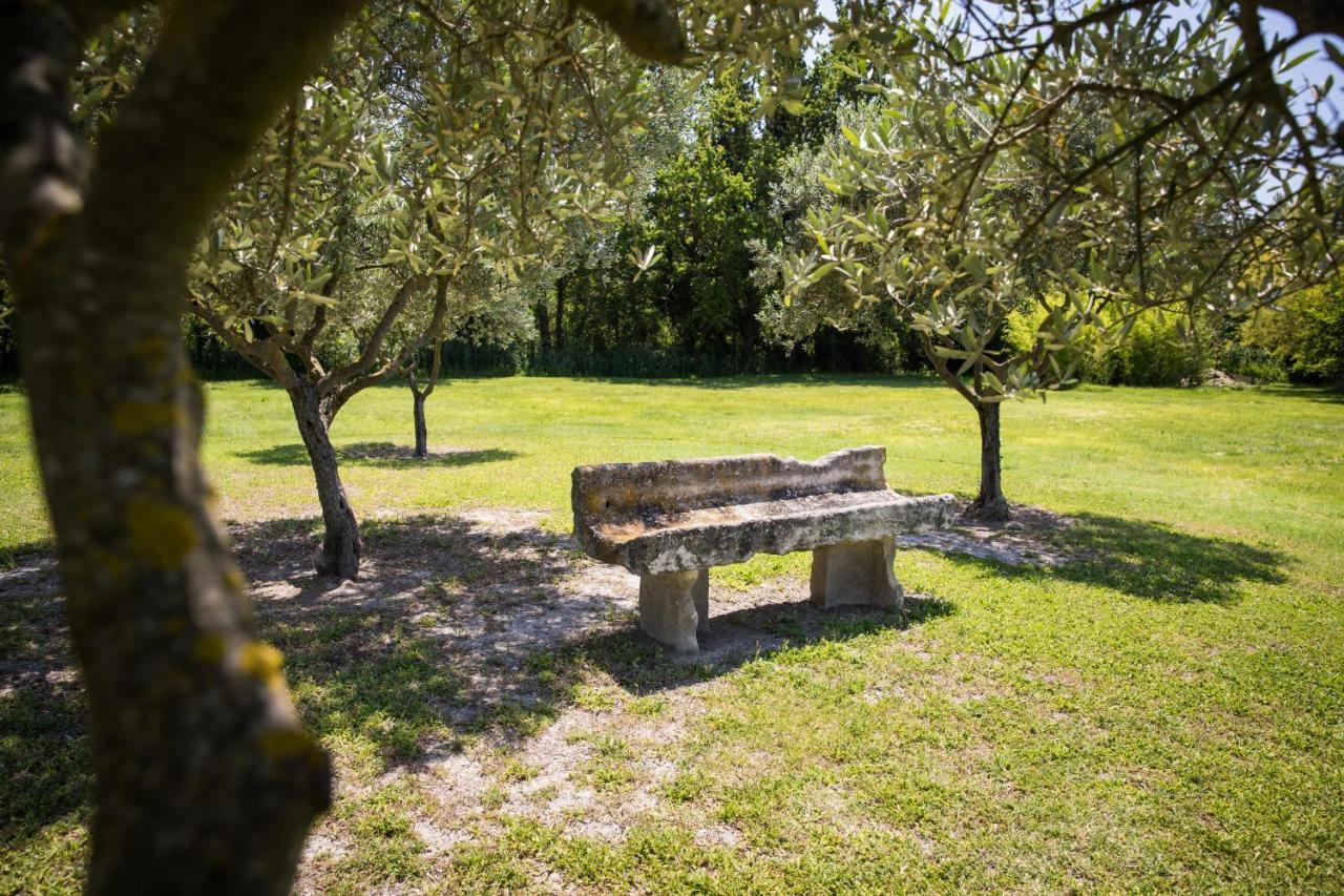 La Bastide Des Amouriers Caumont-sur-Durance Εξωτερικό φωτογραφία